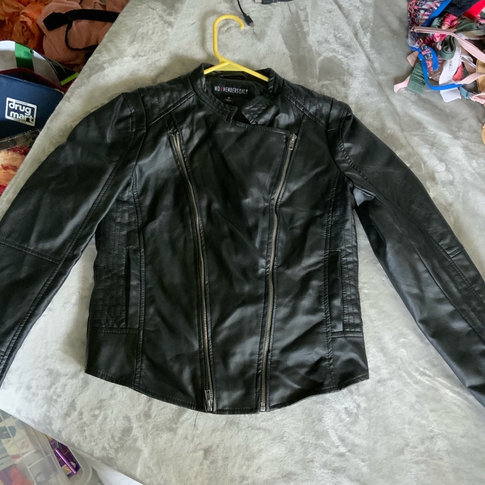Leather jacket - Picture 2 of 2